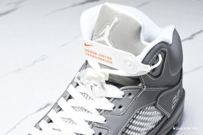 5 Jordan 'Wolf Retro Grey' 0830